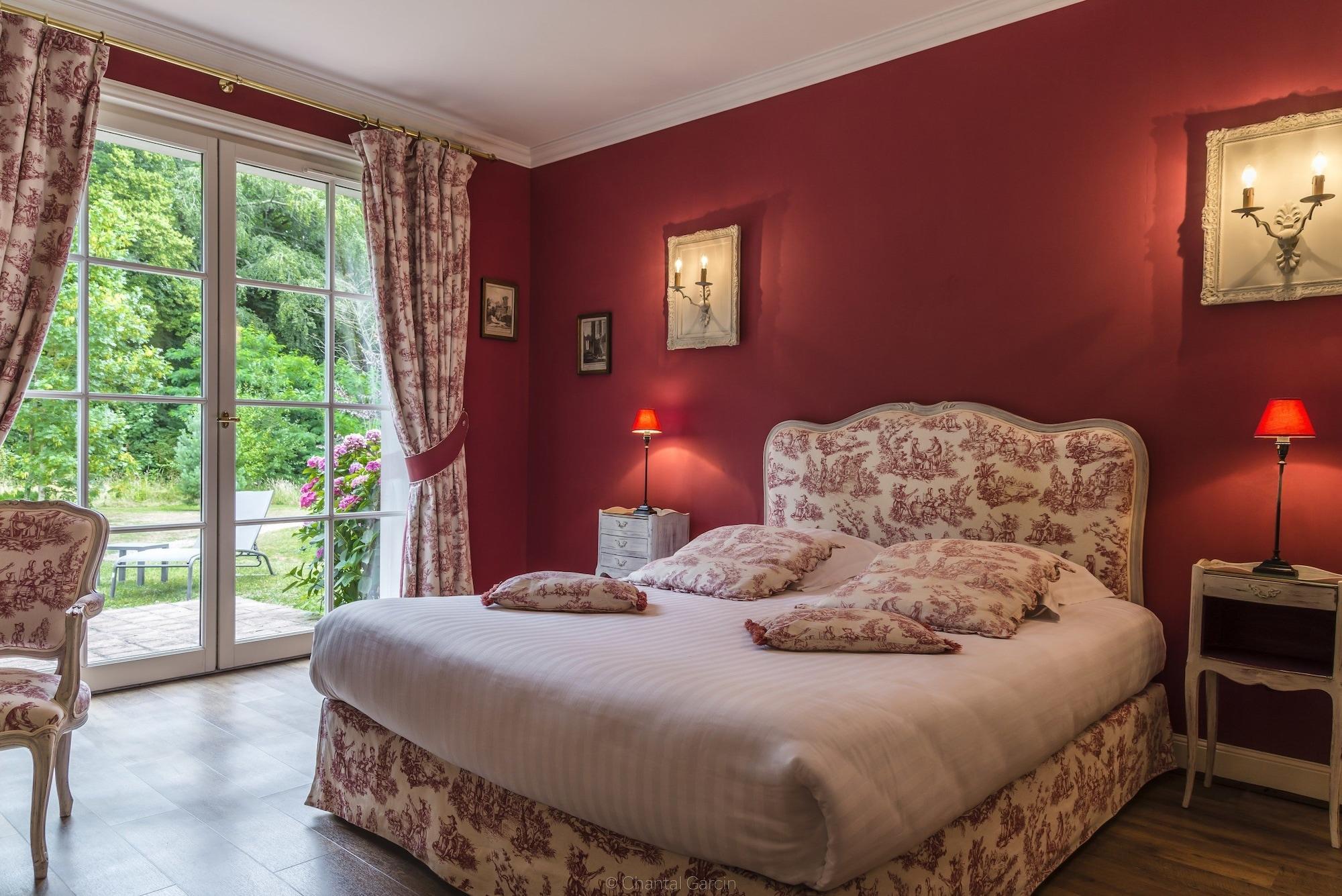 Chateau Clery Hotel 3*